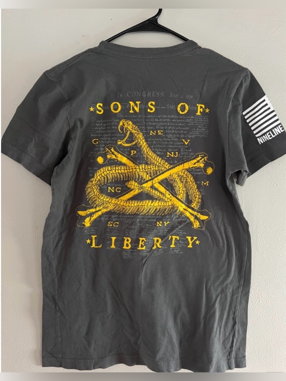 Nine Line Apparel Men’s Sons of Liberty Graphic Tee in Medium Grey Sz M